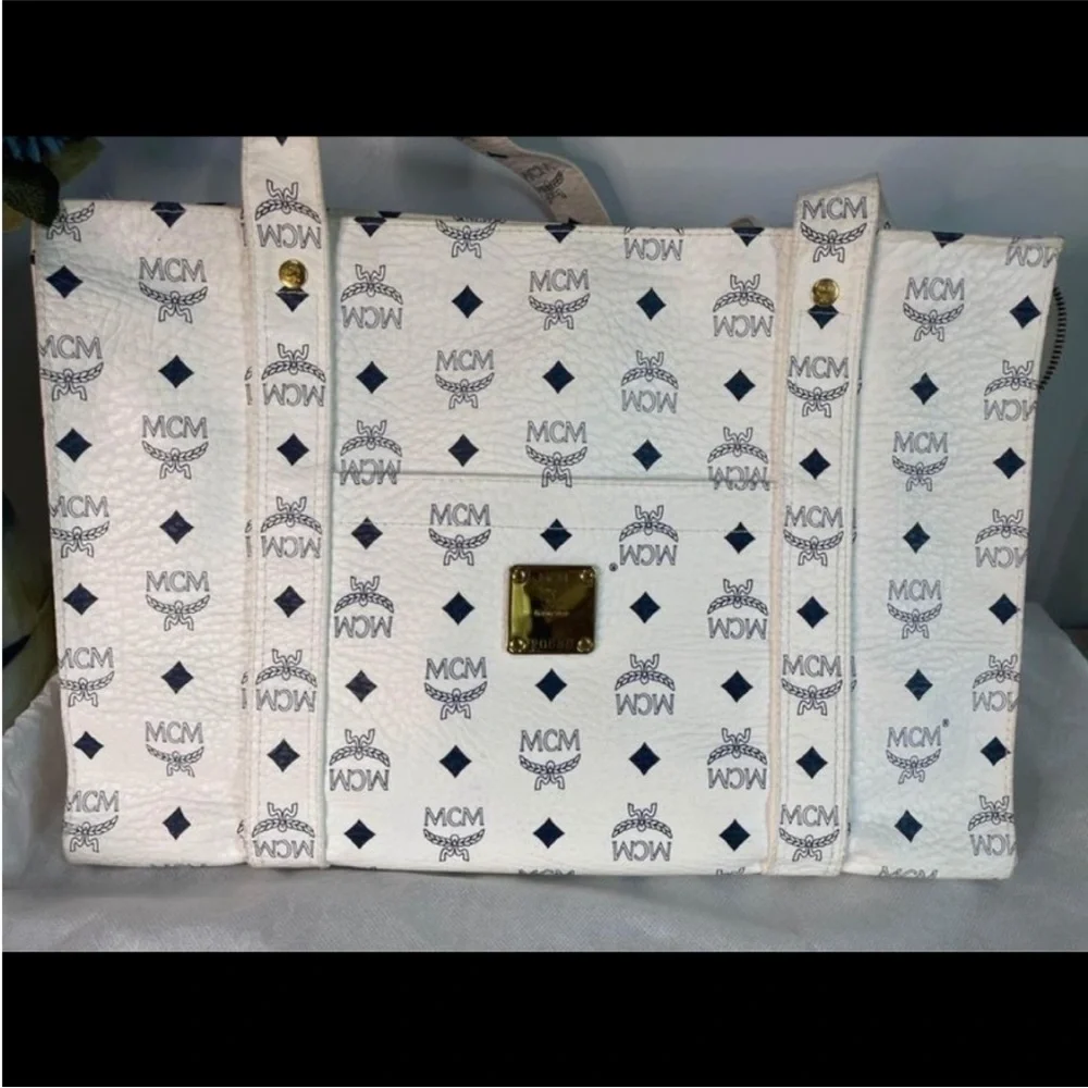 MCM Ivory and Ebony Tote Bag - Picture 3 of 12
